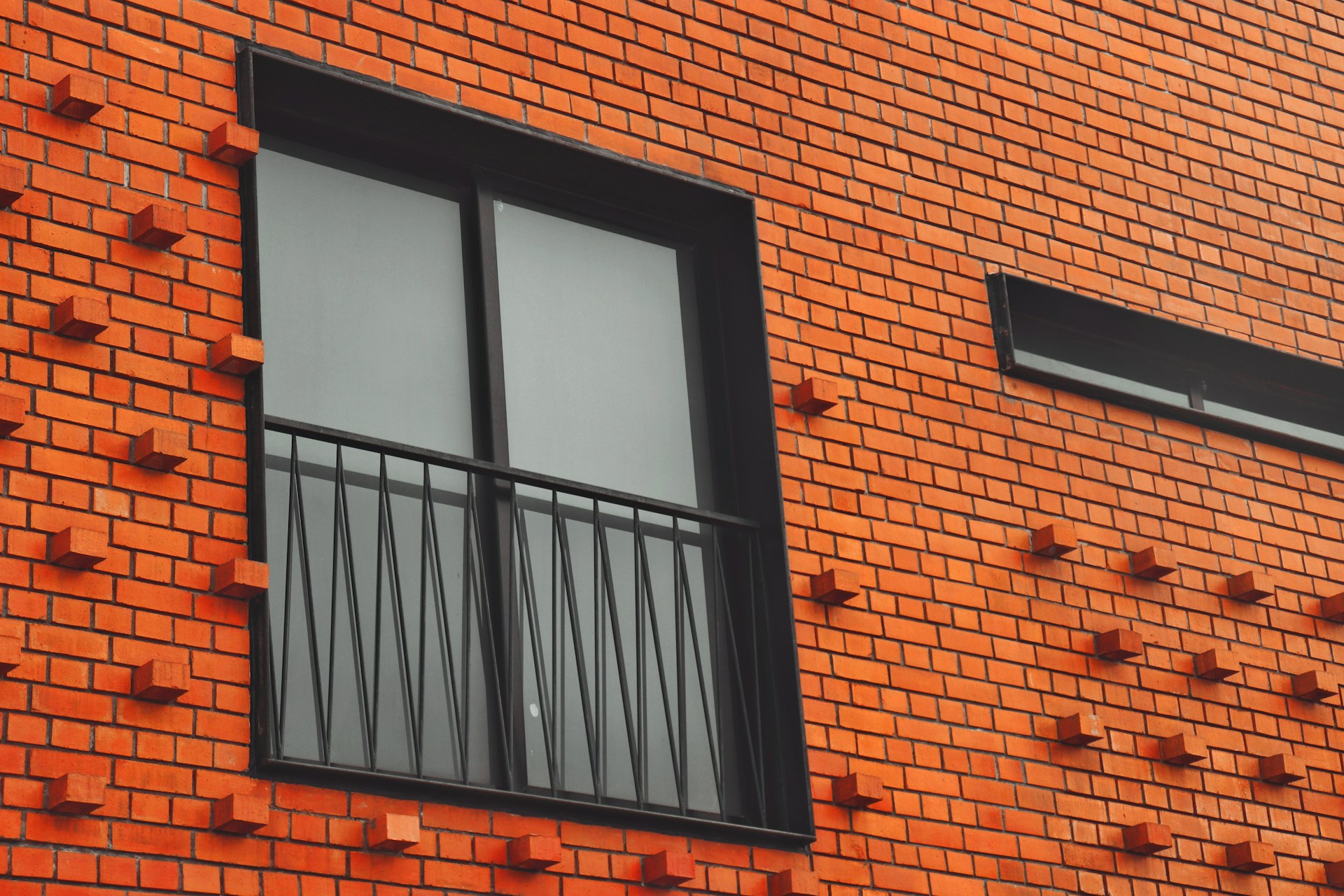 How Do You Replace Windows in a Brick House? A Complete Guide for Homeowners