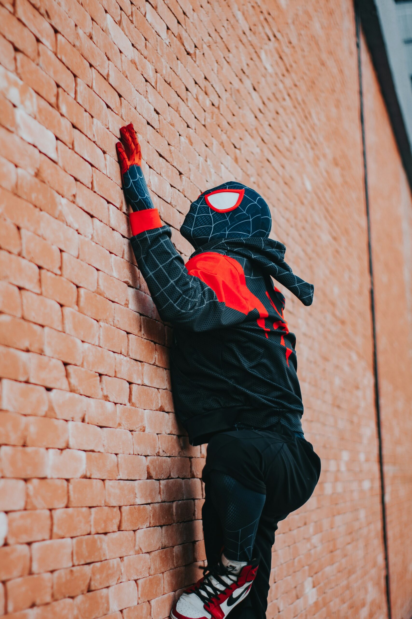 How to Hang Things on Brick: A Practical Guide for Secure & Stylish Setup