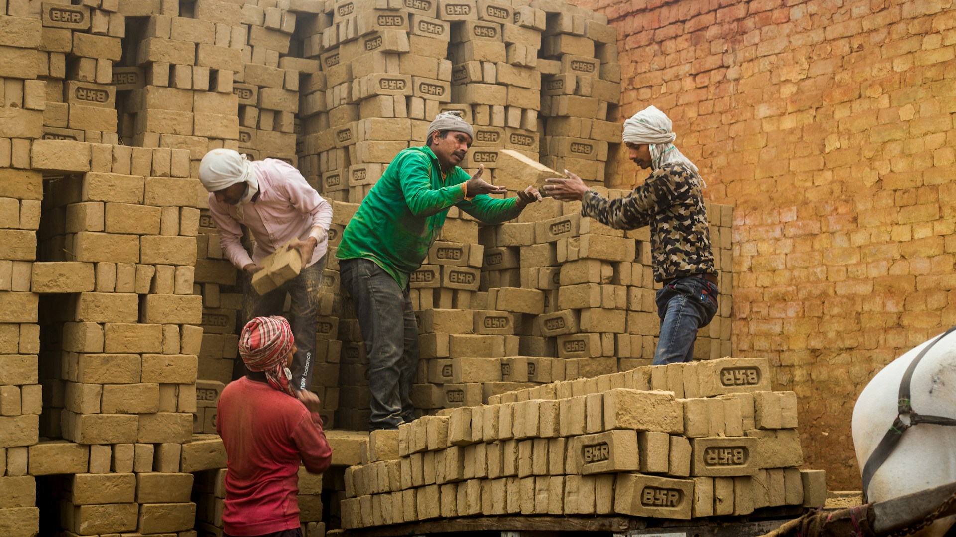 How Much Is a Pallet of Bricks? A Deep Dive Into Quantities, Composition, and Construction Impact