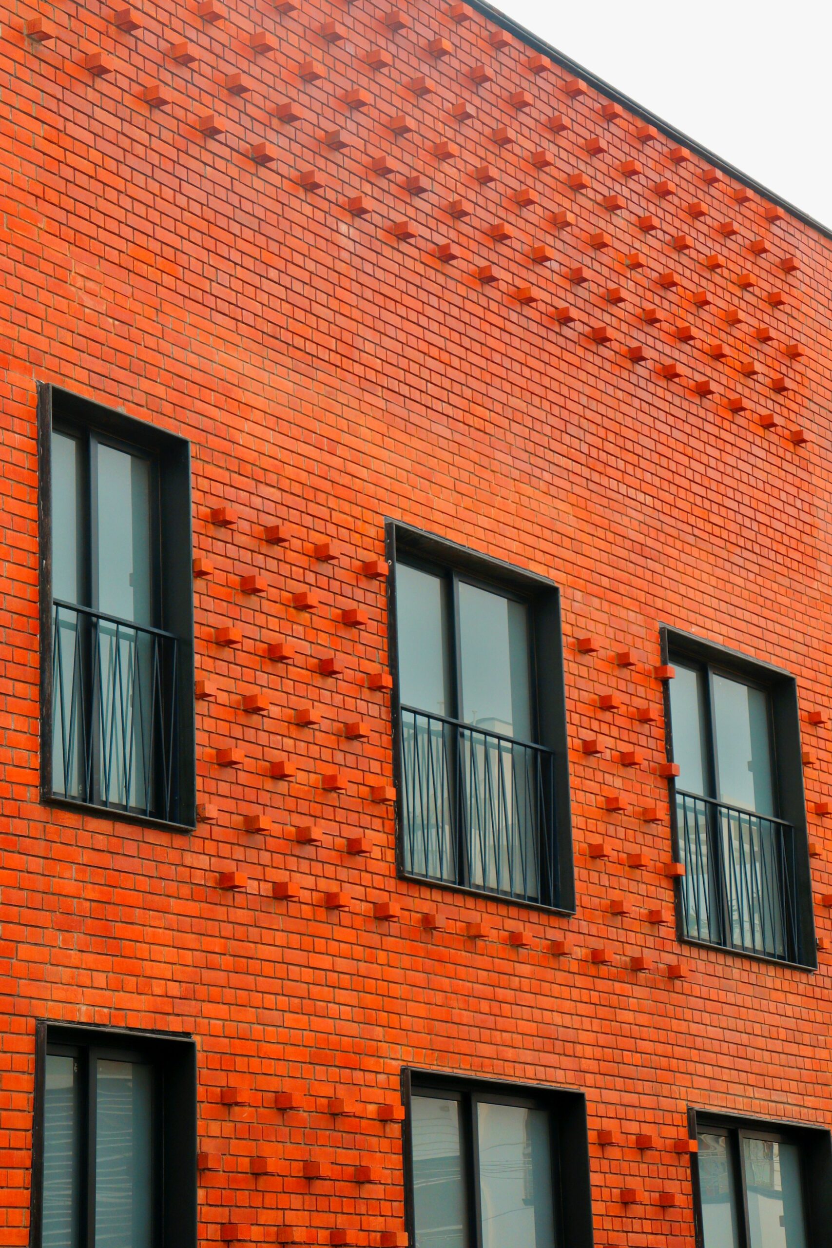 What Colors Actually Work with Red Brick (Without Making Your House Look Like a Mismatch)